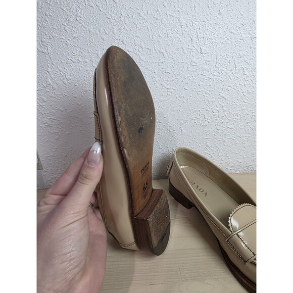 Ladies PRADA Leather Beige Colored Loafers Sz 35.5 US 5- Italy - Picture 9 of 13